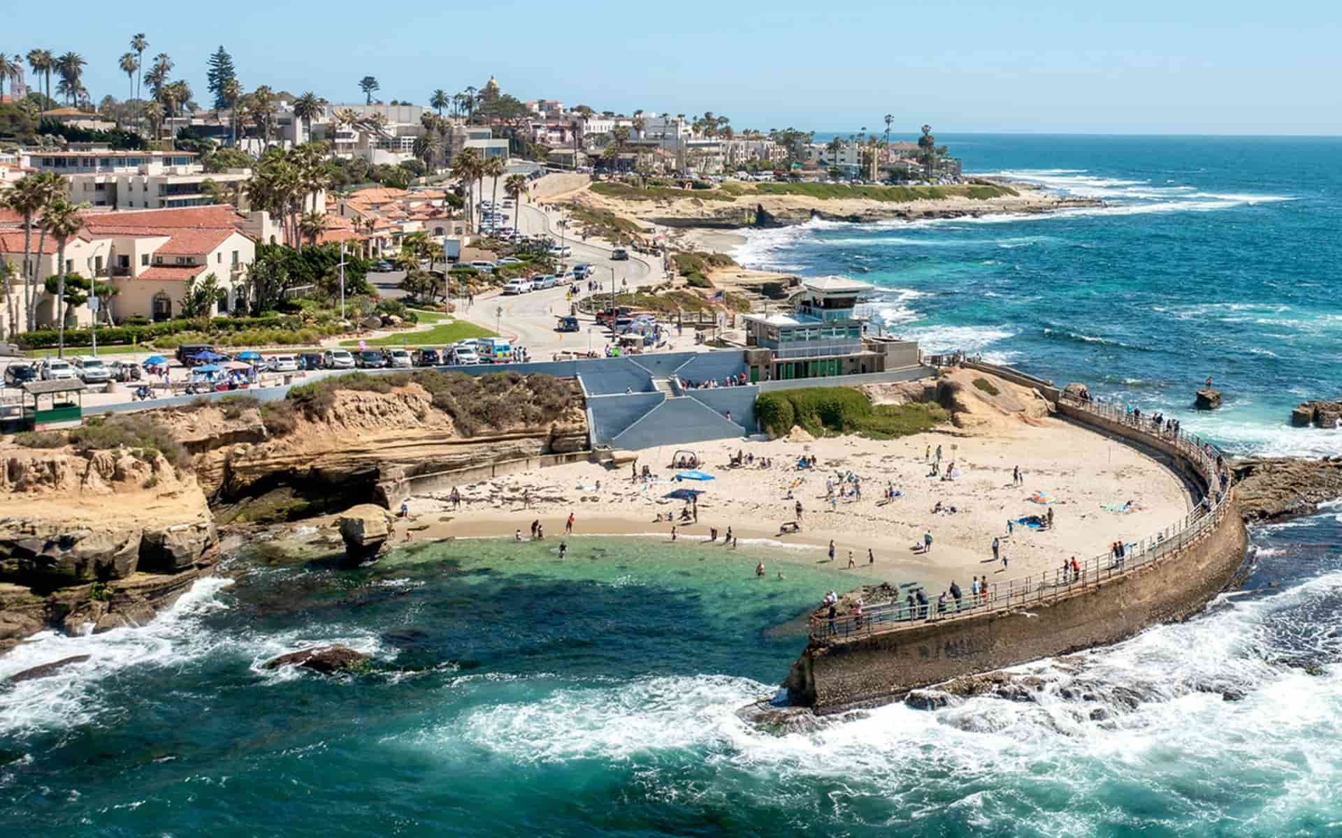 Upscale homes in a coastal La Jolla neighborhood